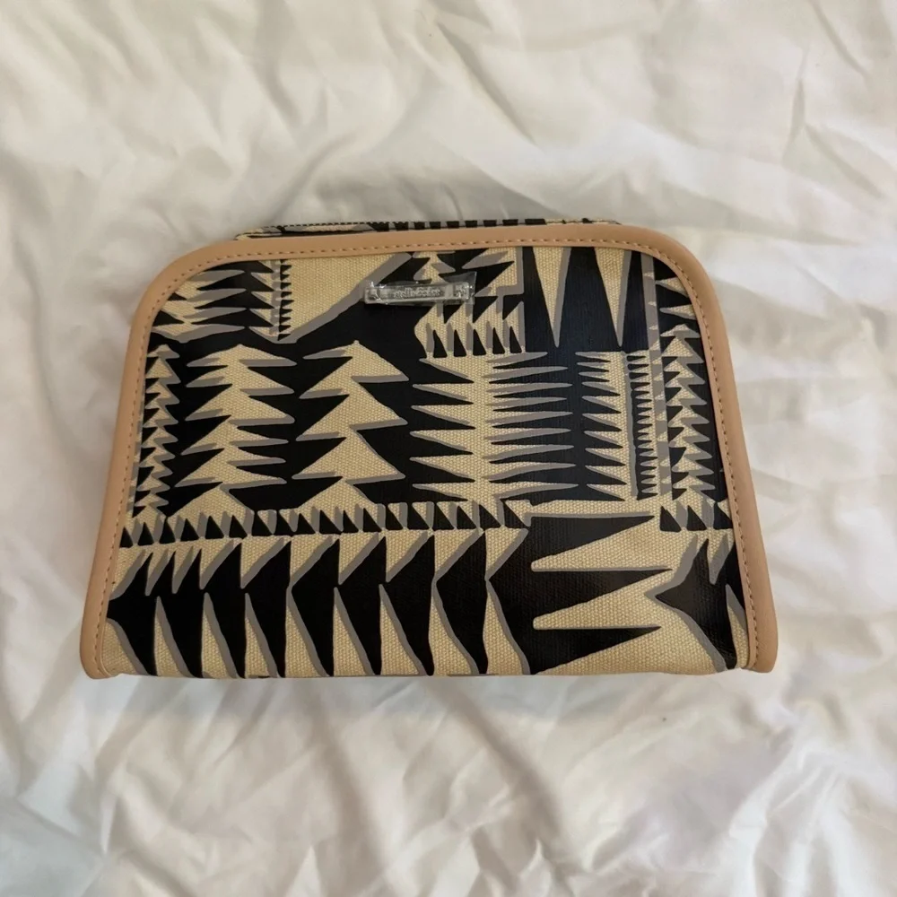 NWOT Stella & Dot Tribal Geometric Print Cosmetic Bag